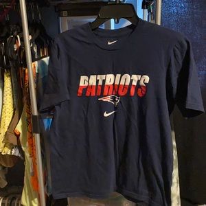 Spots Station .  Cute PATRIOTS team tee . Red , blue , white